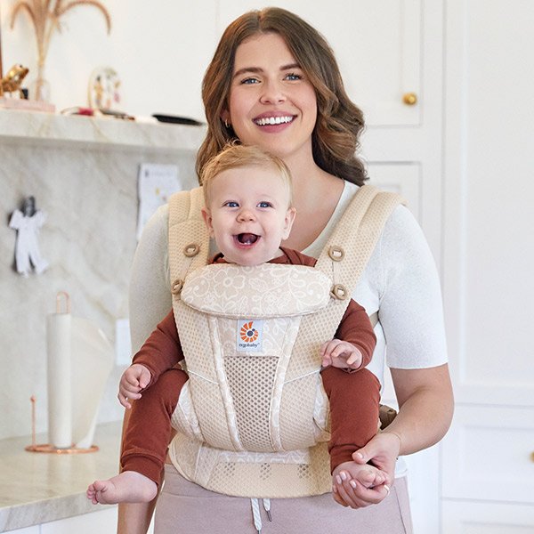 画像12: ErgoBabyCarrier オムニ ブリーズ クリームフラワーレース 専用カバーセット(本体SG+専用カバー/ダブルガーゼ アイボリー) (12)