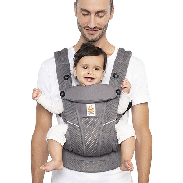 画像16: ErgoBabyCarrier オムニ ブリーズ グラファイトグレー オールシーズン2点セット(オムニ ブリーズ+オールウェザーダウン3WAY防寒ケープ / グレー) (16)