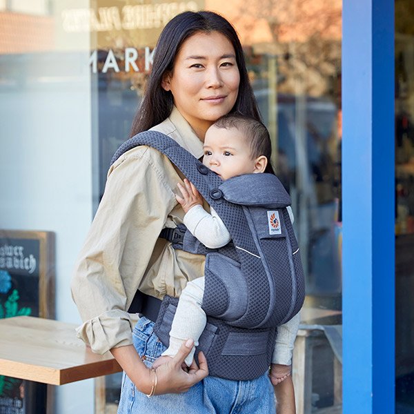 画像15: ErgoBabyCarrier オムニ ブリーズ ヘザードデニムブルー 専用カバー付き3点セット（本体SG＋専用カバー＋よだれパッド／ブラックストライプ） (15)