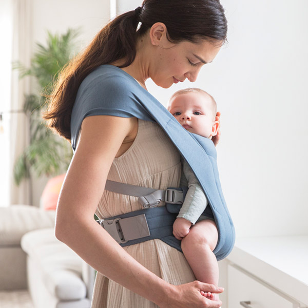 ErgobabyCarrier EMBRACE エンブレース／オックスフォードブルー